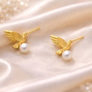 Vintage Hummingbird Pearl Gold Earrings